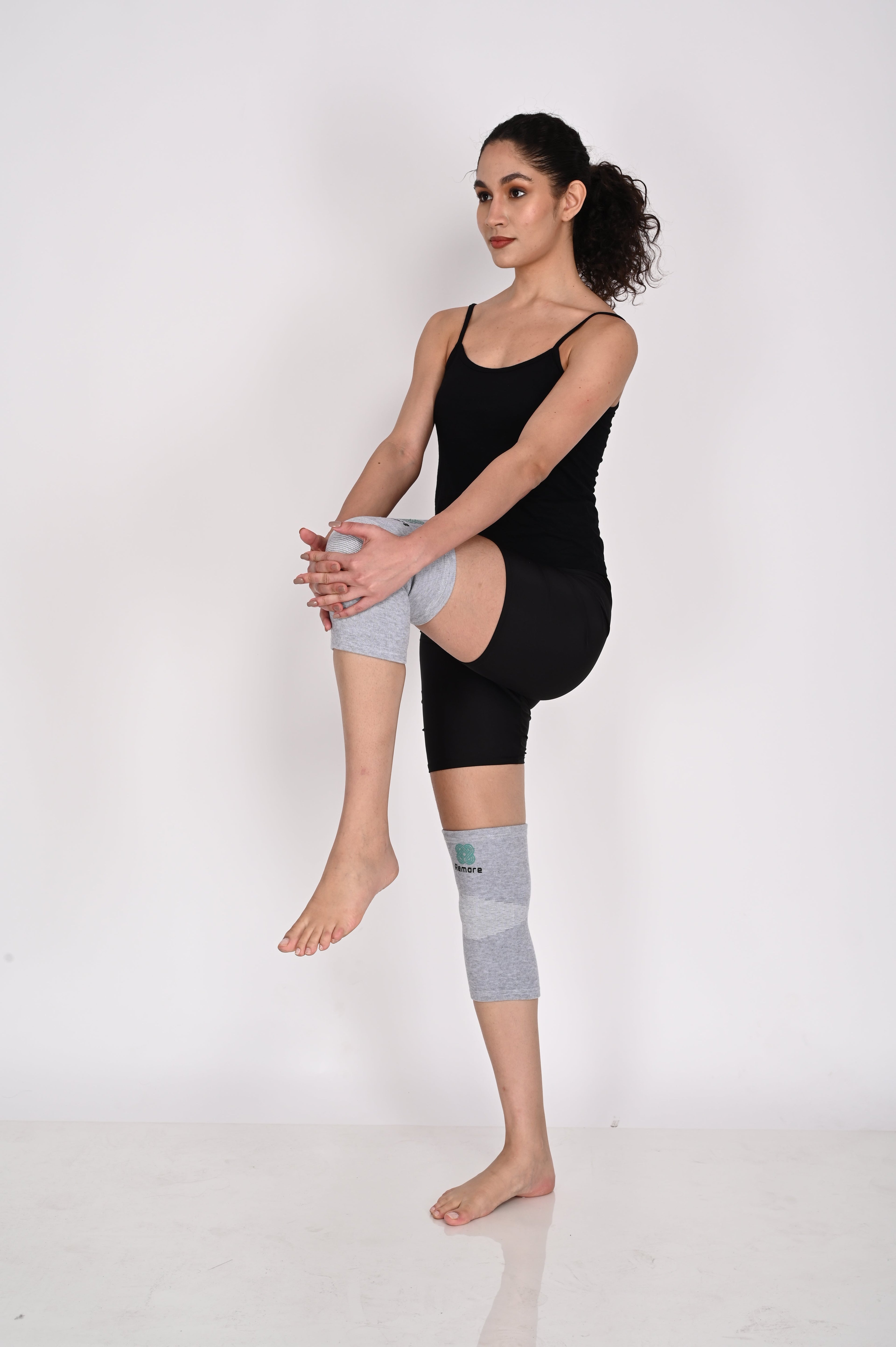 Knee Sleeves vs Knee Braces: Which One Is Right for You?